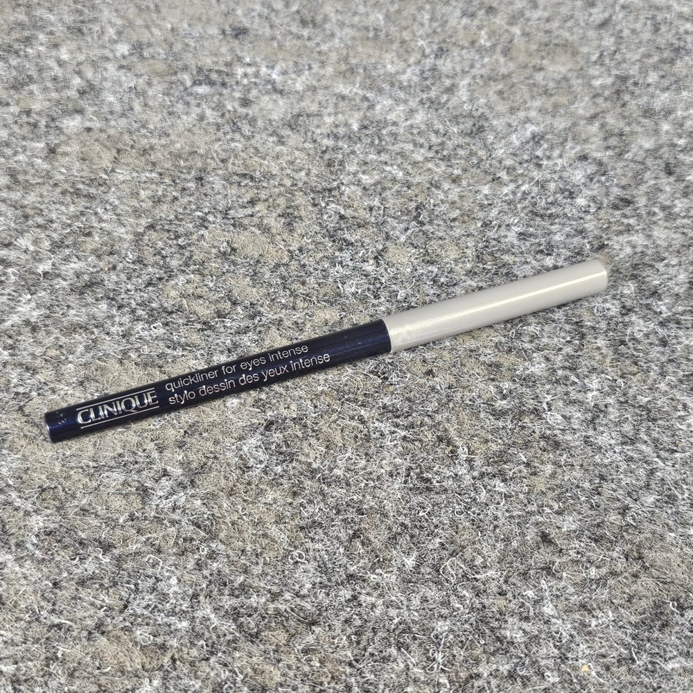 Clinique Quickliner for Eyes Intense Eyeliner Pencil, 01 Intense Black, NEW